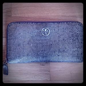 Tory burch wallet
